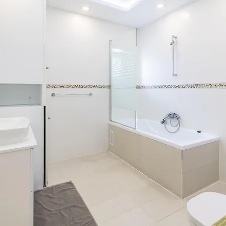 Fantastic Great Location Apartment Marbella